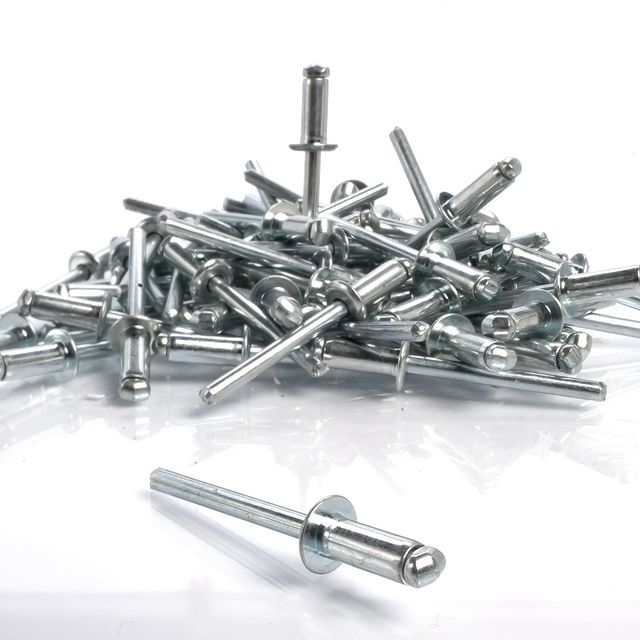 dinh-rut-rivet-chat-lieu